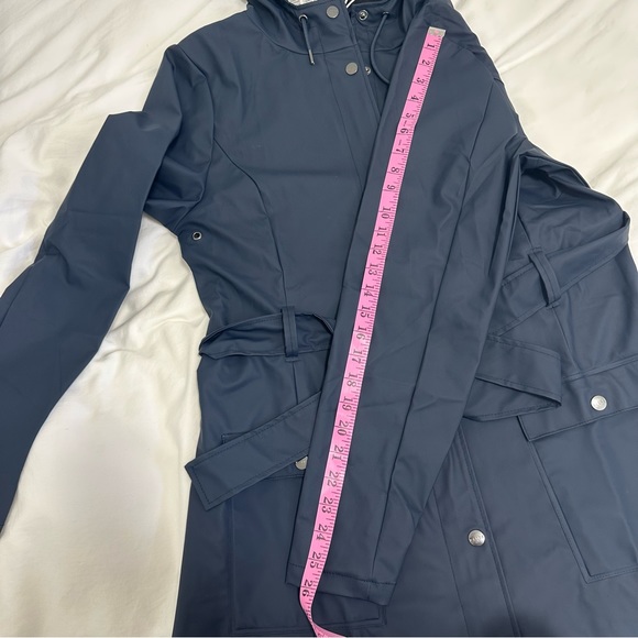 RAIN Curve Jacket is Rains’ interpretation of the women’s Trench coat S/M - Picture 6 of 9